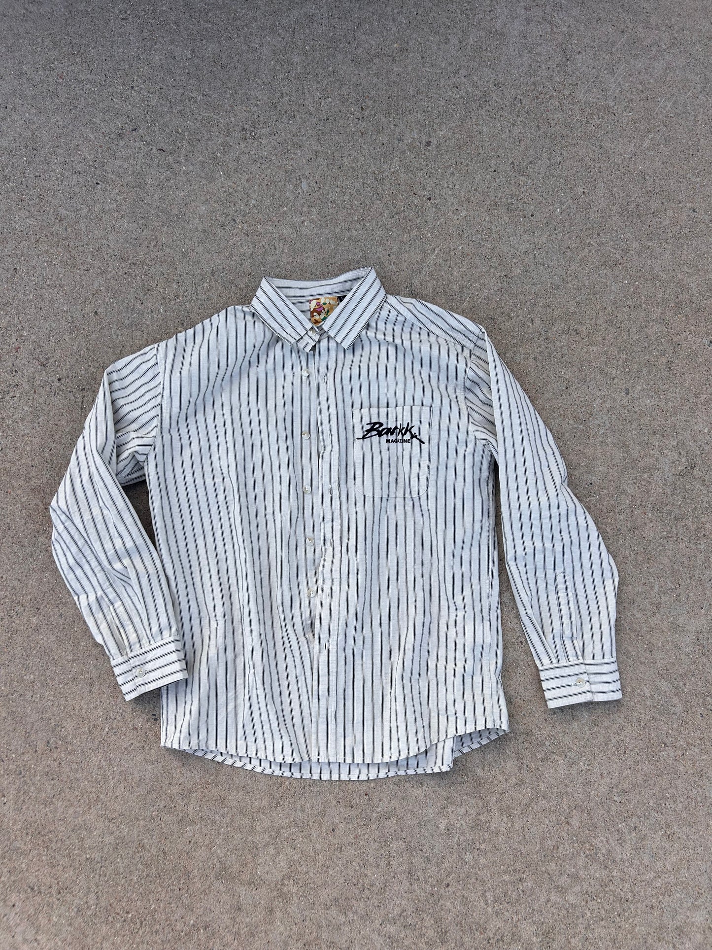 BUTTON UP